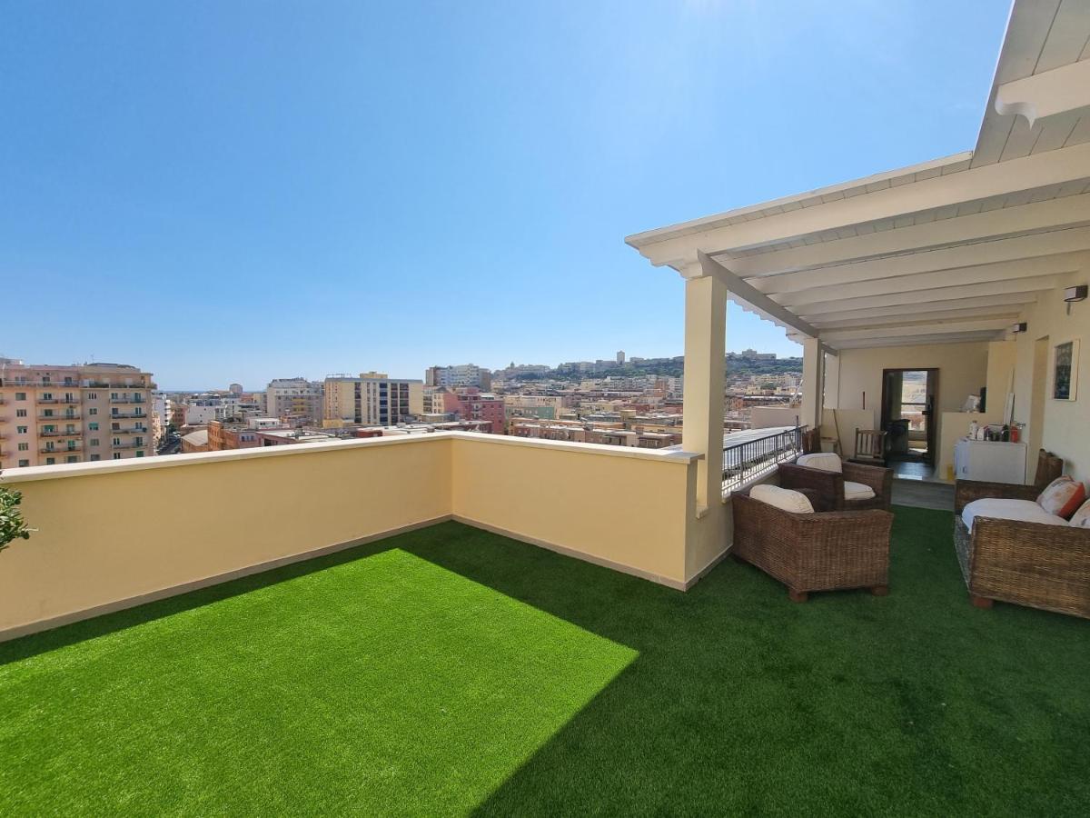 شقة Attico Panoramico كالياري المظهر الخارجي الصورة